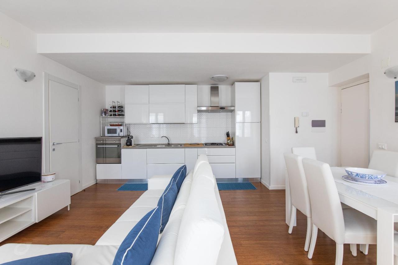 Elena House White Apartment Viareggio Exteriör bild